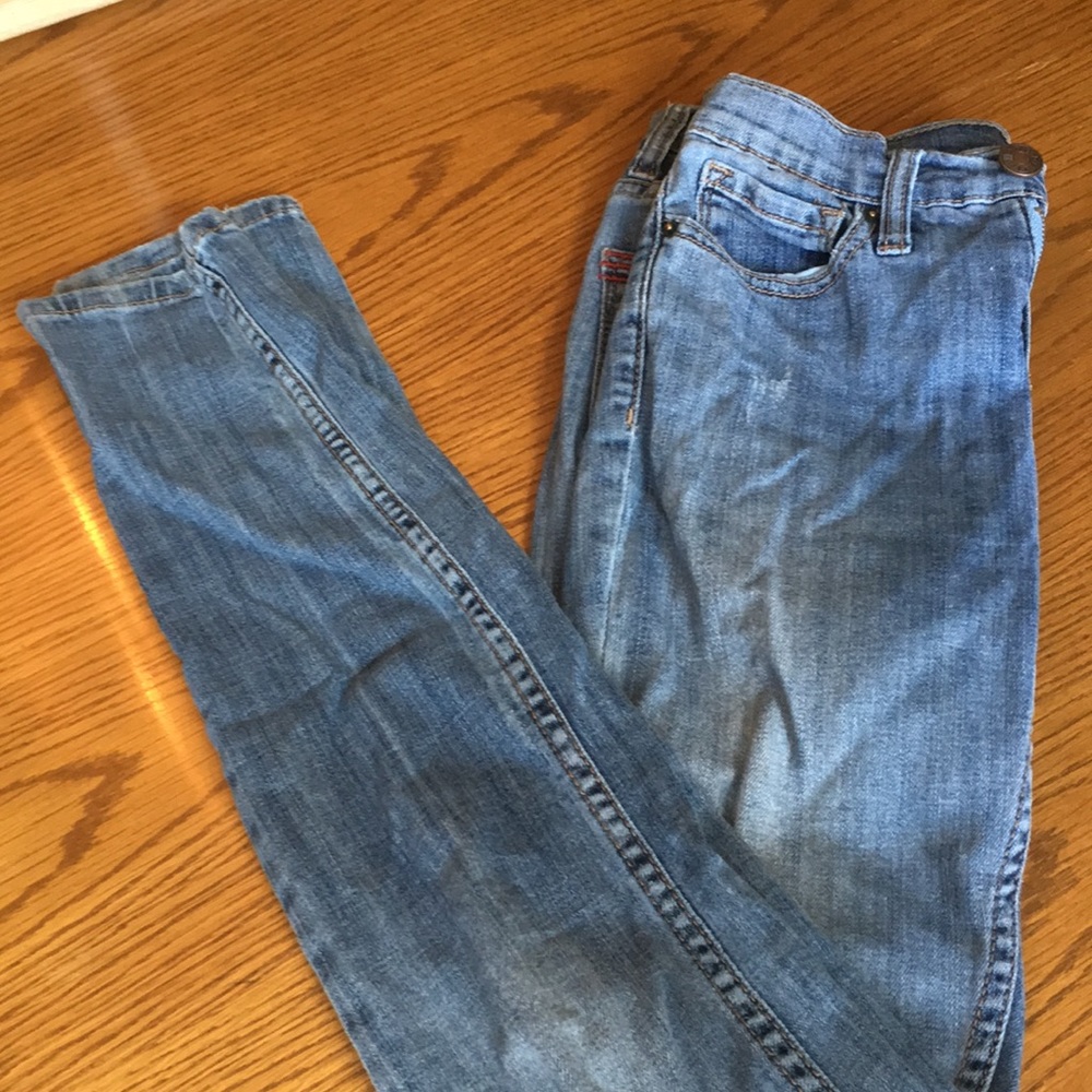 BDG Light wash high rise cigarette ankle 25x30